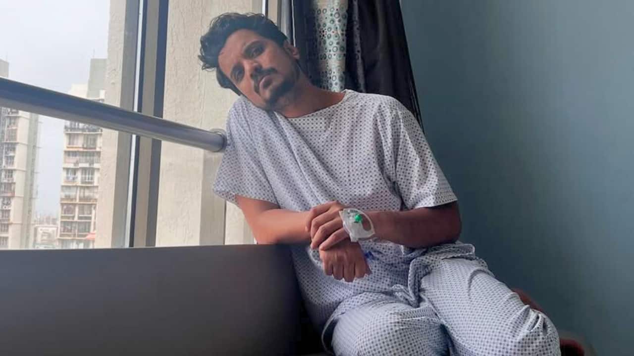 Panchayat actor Aasif Khan quits smoking after facing health scare: Hospital k bed pe jaane ka intezar mat kijiye