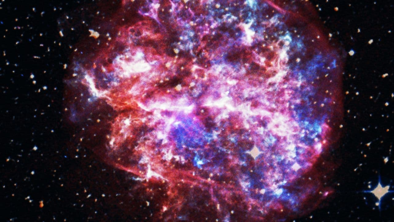 Supernova Remnant G292.0+1.8: Supernova remnant G292.0+1.8 hosts a pulsar hurtling through space at over a million mph, formed from a collapsed massive star after a powerful explosion. (Image: NASA)
