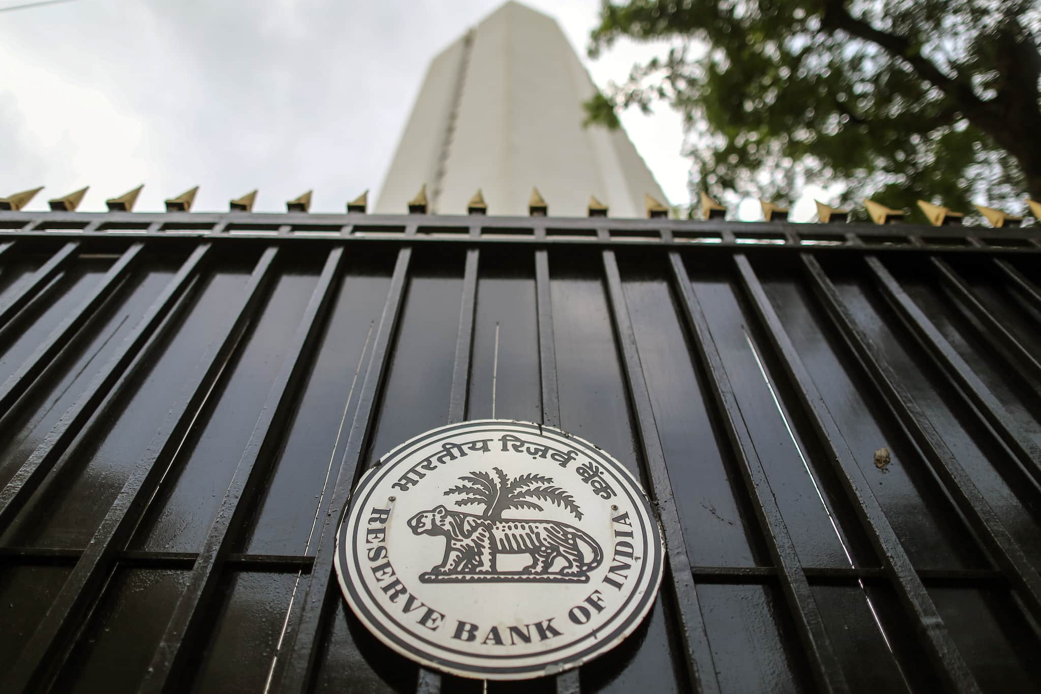 RBI’s decision to hold rates will give housing demand a push in festival season, say experts RBI’s decision to hold rates will give housing demand a push in festival season, say experts