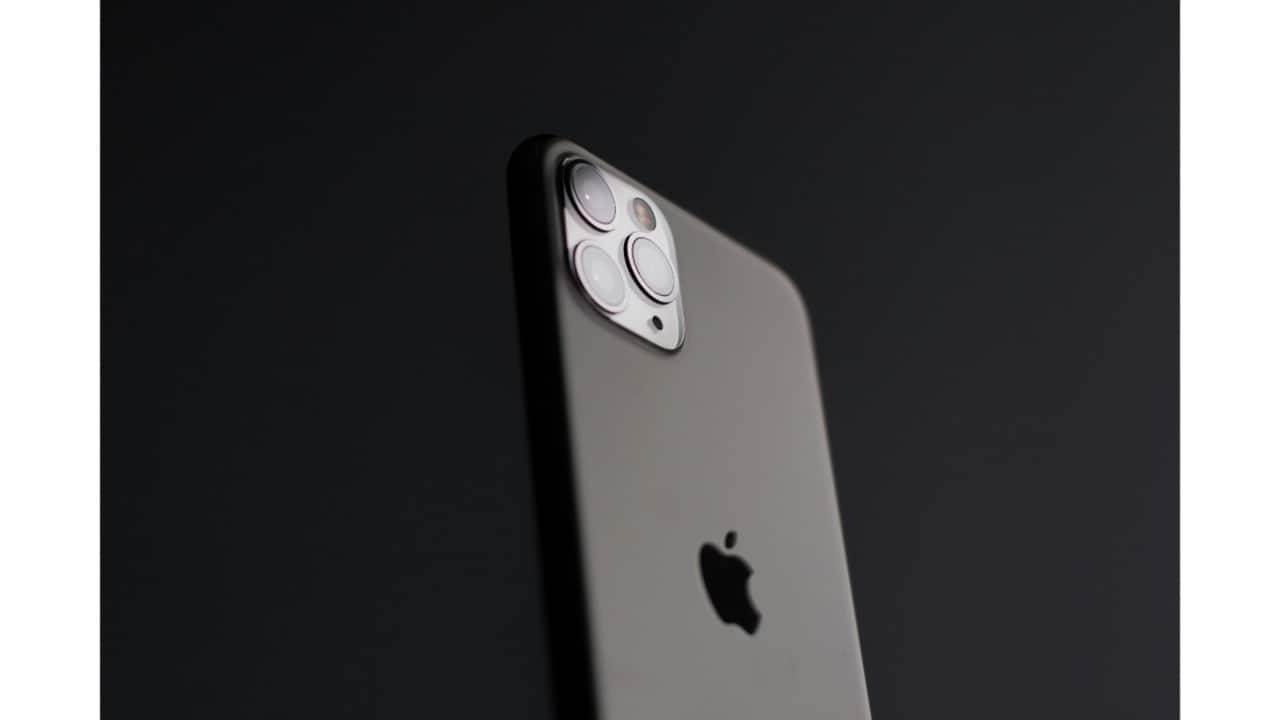24MP Front Camera, 48MP Telephoto For the first time, Apple is expected to upgrade the front camera to 24MP across the iPhone 17 range. The Pro models also likely to get a 48MP telephoto lens, joining the existing 48MP main and ultra-wide cameras. 24MP Front Camera, 48MP Telephoto For the first time, Apple is expected to upgrade the front camera to 24MP across the iPhone 17 range. The Pro models also likely to get a 48MP telephoto lens, joining the existing 48MP main and ultra-wide cameras.