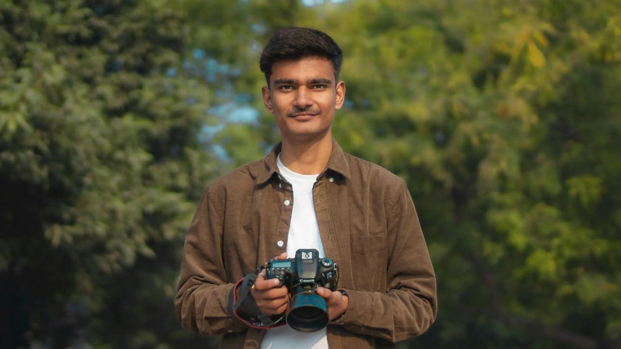 Choose ITR 4 for presumptive income under Section 44ADA