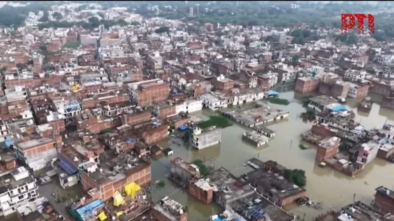 Heavy rain leaves Uttar Pradesh under water | In pics Heavy rain leaves Uttar Pradesh under water | In pics