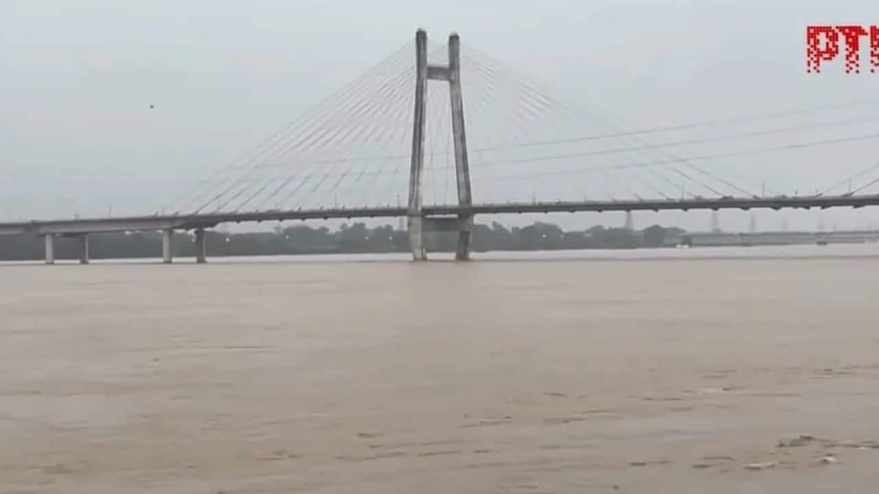 Officials confirmed that at least 12 people have lost their lives in rain-related incidents. Schools in most of the affected districts, including Lucknow, have been shut as a safety measure. (Photo: X)
