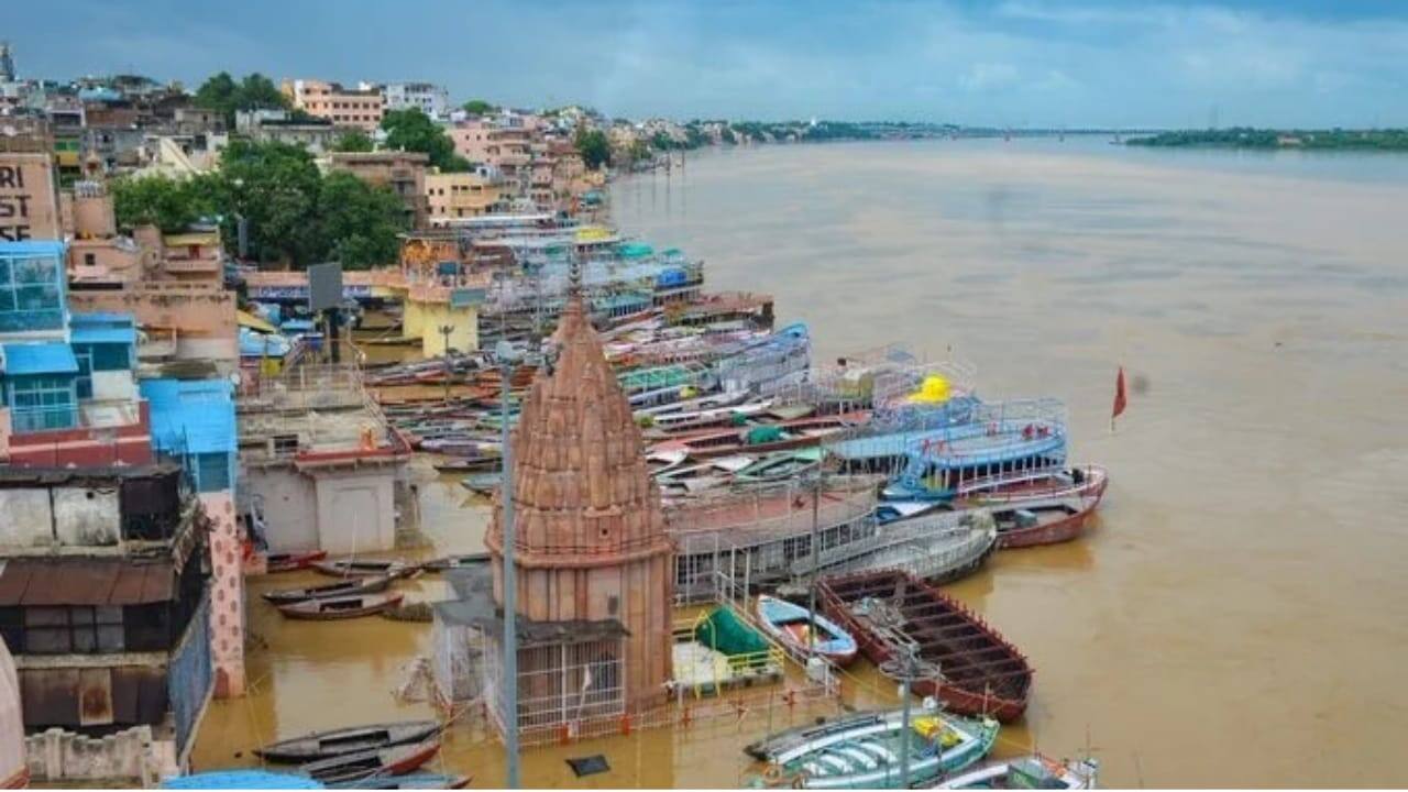The Indian Meteorological Department (IMD) reported that Uttar Pradesh has received 4% more rain than average so far. In the 24 hours leading up to Sunday night, the state recorded 14.2 mm of rain, compared to the normal 7.2 mm for this period. (Photo: X)