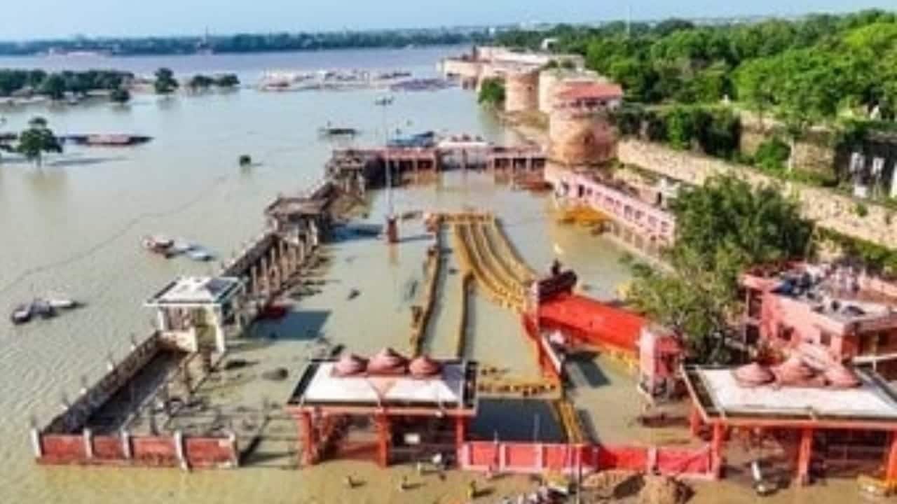 The list of affected districts includes Kanpur Nagar, Kanpur Dehat, Lakhimpur Kheri, Agra, Auraiya, Chitrakoot, Ballia, Banda, Ghazipur, Mirzapur, Prayagraj, Varanasi, Chandauli, Jalaun, Hamirpur, Etawah, and Fatehpur. (Photo: X)