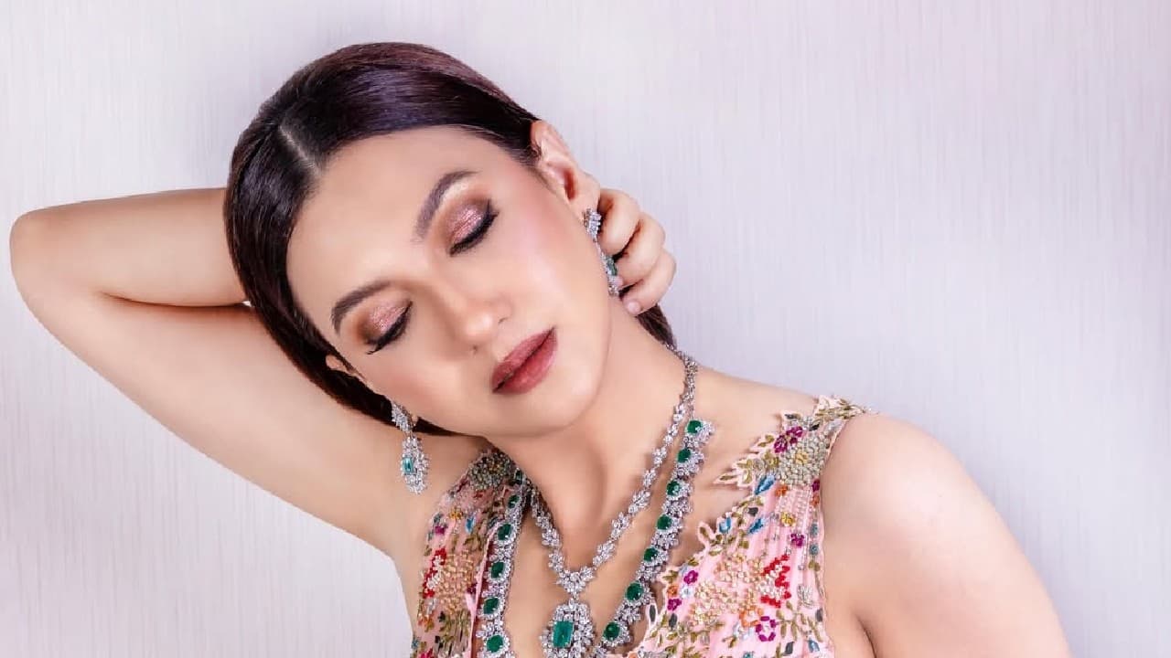 No non-veg food The actress eliminated all nonveg food items like mutton which happens to be her favourite. It is high in calories. That helped her shed those extra kilos easily. No non-veg food The actress eliminated all nonveg food items like mutton which happens to be her favourite. It is high in calories. That helped her shed those extra kilos easily.