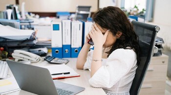 Feeling tired all the time? It might not just be your sleep. Here are 10 simple changes you can make to recharge naturally—no energy drinks needed. (Image: Pexels)