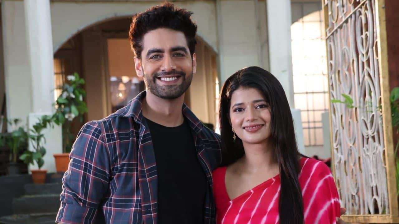 Rohit Purohit and Samridhii Shukla Rohit and Samridhii as Armaan and Abhira give major couple goals. Their chemistry is magical.