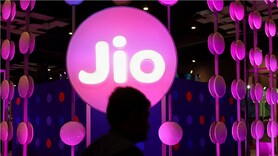 Reliance Jio prepaid plans with free 50GB JioCloud storage, unlimited calling, data under Rs 500