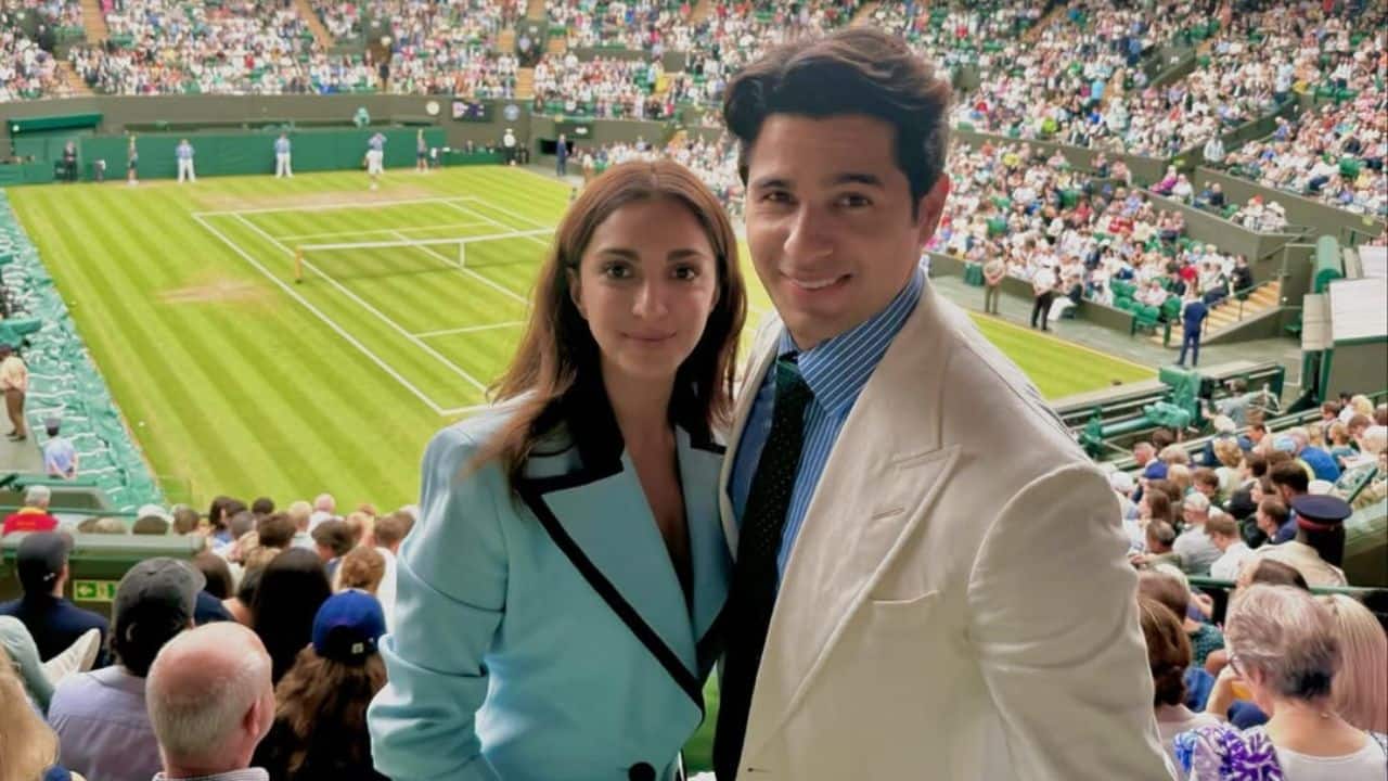  Sidharth Malhotra - Kiara Advani Sidharth and Kiara are dedicated fitness enthusiasts who regularly share their intense gym routines and wellness tips. Their disciplined approach motivates fans to prioritise health and fitness. Sidharth Malhotra - Kiara Advani Sidharth and Kiara are dedicated fitness enthusiasts who regularly share their intense gym routines and wellness tips. Their disciplined approach motivates fans to prioritise health and fitness.