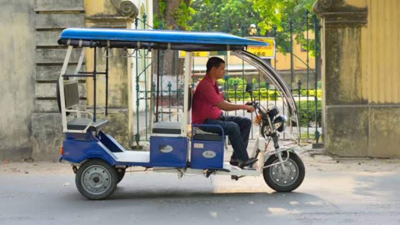 There, over 150 e-rickshaws have empowered tribal women, who rent the vehicles for a daily fee, enabling them to earn a respectable living by ferrying tourists.  Calling for a transformative change, the top court has given Maharashtra six months to develop and introduce a similar scheme in Matheran. (Photo: X)