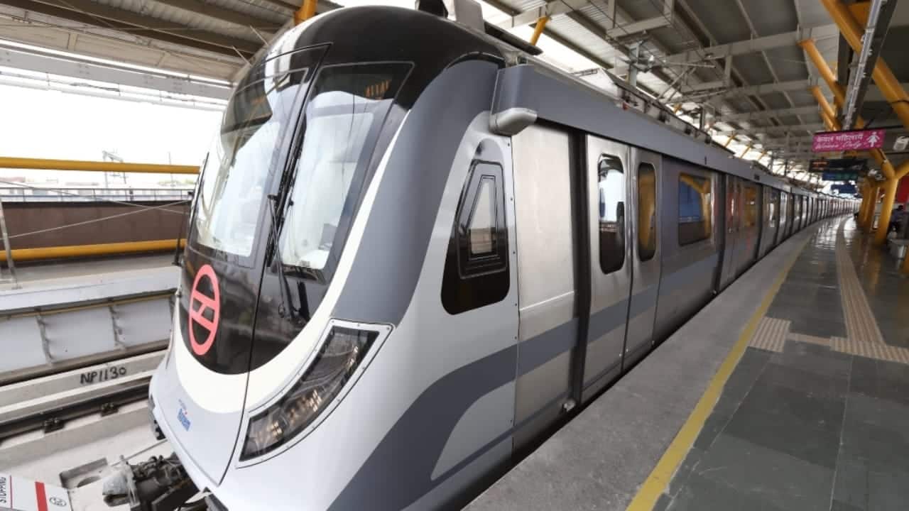 ‘No reels allowed’: Delhi Metro’s new announcements target content creators, viral video menace