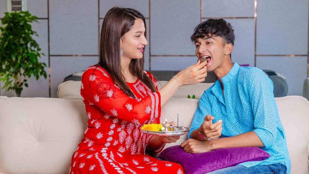 Anaya Bangar celebrated Raksha Bandhan 2025 with a touching gesture, lovingly tying a rakhi on her brother Atharva Bangar’s wrist. (Photo: Instagram)