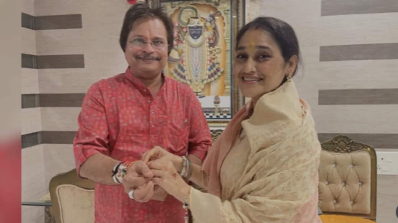 Disha Vakani celebrates Raksha Bandhan with Taarak Mehta producer Asit  Modi, fans request her to return