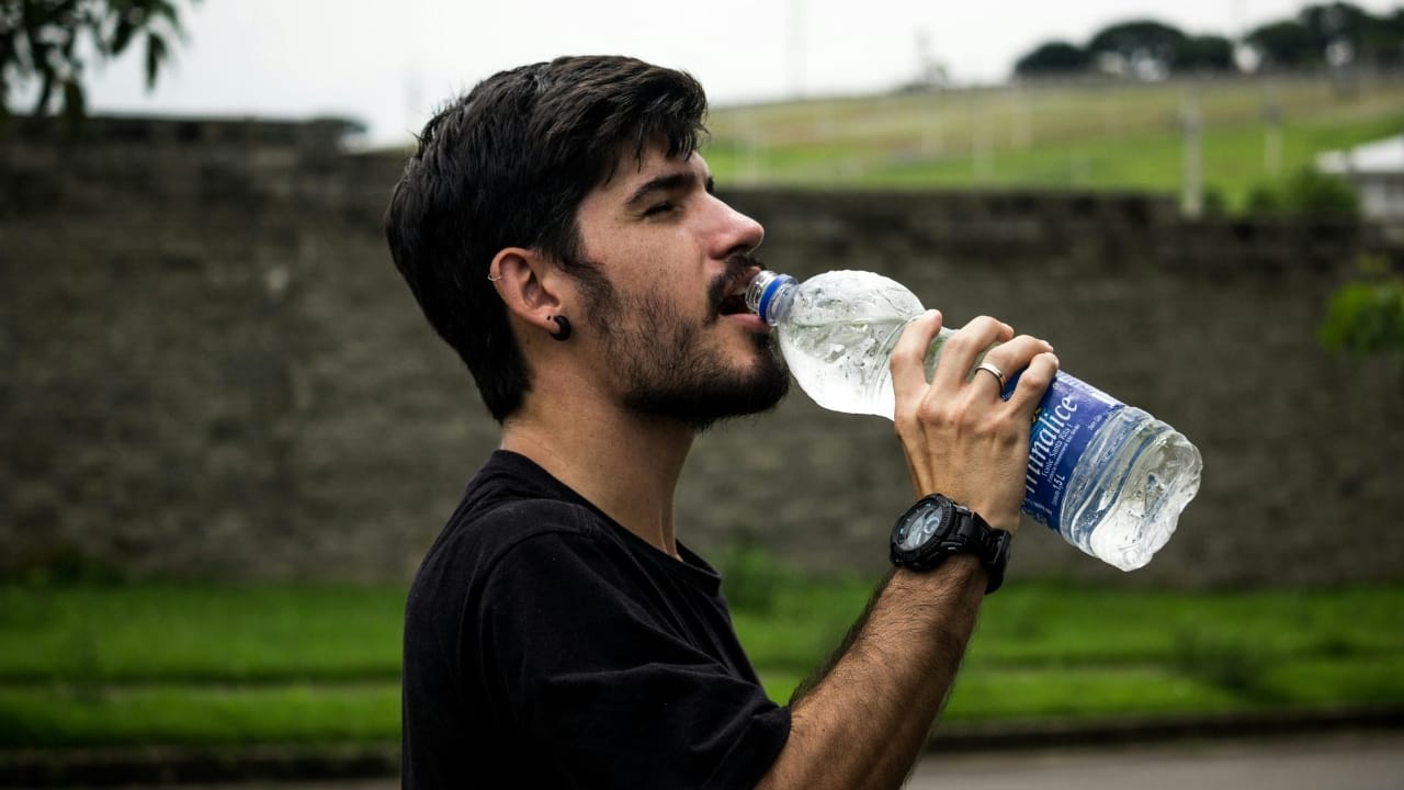 Not drinking enough water can damage your kidneys, here's how