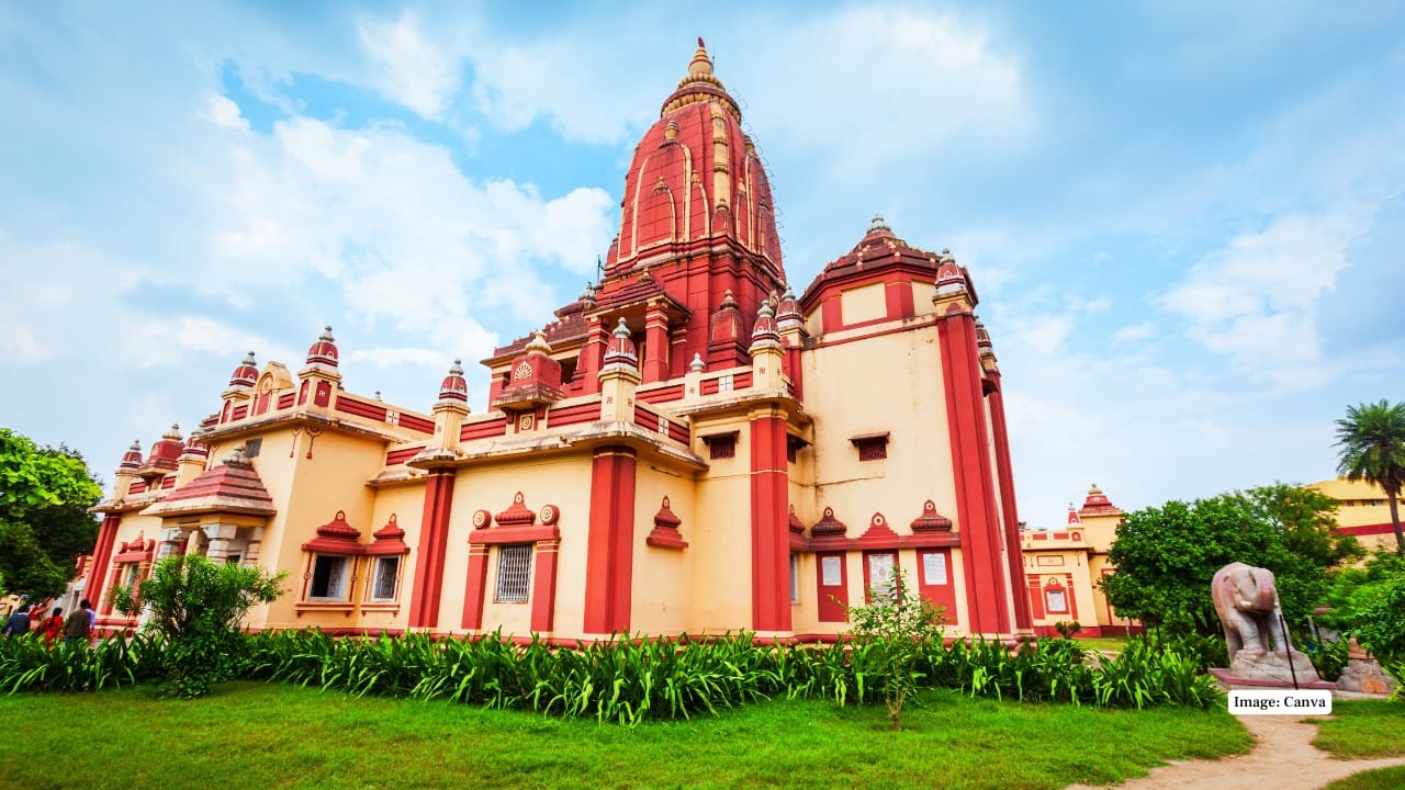 6. Birla Mandir (Gita Mandir) Famed for marble carvings of all 700 Bhagavad Gita verses, Birla Mandir hosts serene kirtans, devotional discourses, and soft lighting during Janmashtami, offering both spiritual learning and festive joy. (Image: Canva)