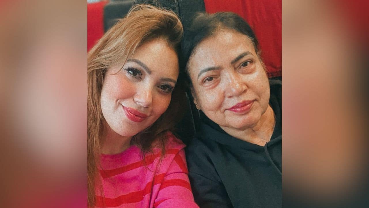 Taarak Mehta actress Munmun Dutta's mother hospitalised, actress shares latest update