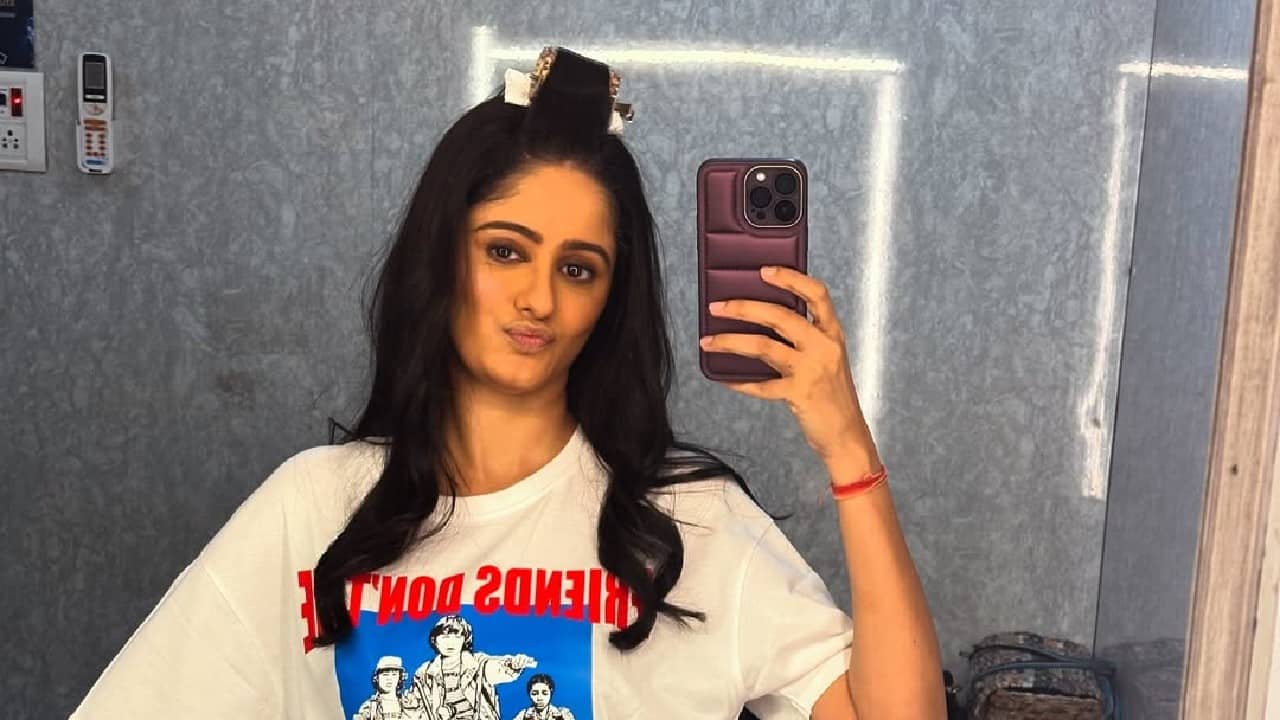 Acting debut She made her debut with Zee TV's Doli Armaano Ki. It featured Neha Marda and Mohit Malik in the leading roles. The show was about how Urmi brings up her children Shaurya and Ishaani single handedly and faces problems as Ishaan's mother blames her for his death.