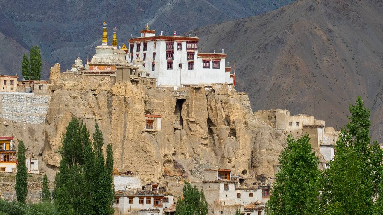 This Independence Day weekend, whether it’s beachside bliss, city buzz, or mountain peace you seek, these five destinations offer memorable escapes that won’t drain your wallet. Ready to hit the road? Your next adventure awaits. (Image: Canva)