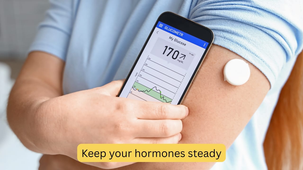 Keep your hormones steady The spike in blood sugar from sugary snacks triggers insulin release, a hormone that helps store fat. Gradually, repeated spikes cause your body to resist insulin, which suggests that the fat clings on stubbornly. “This isn’t just about weight gain, it’s about increased risk of type 2 diabetes, especially if you’re not moving much. Hormonal balance is key,” says Dr Sabharwal and adds, “these snacks tip the scale the wrong way.” (Image: Canva)