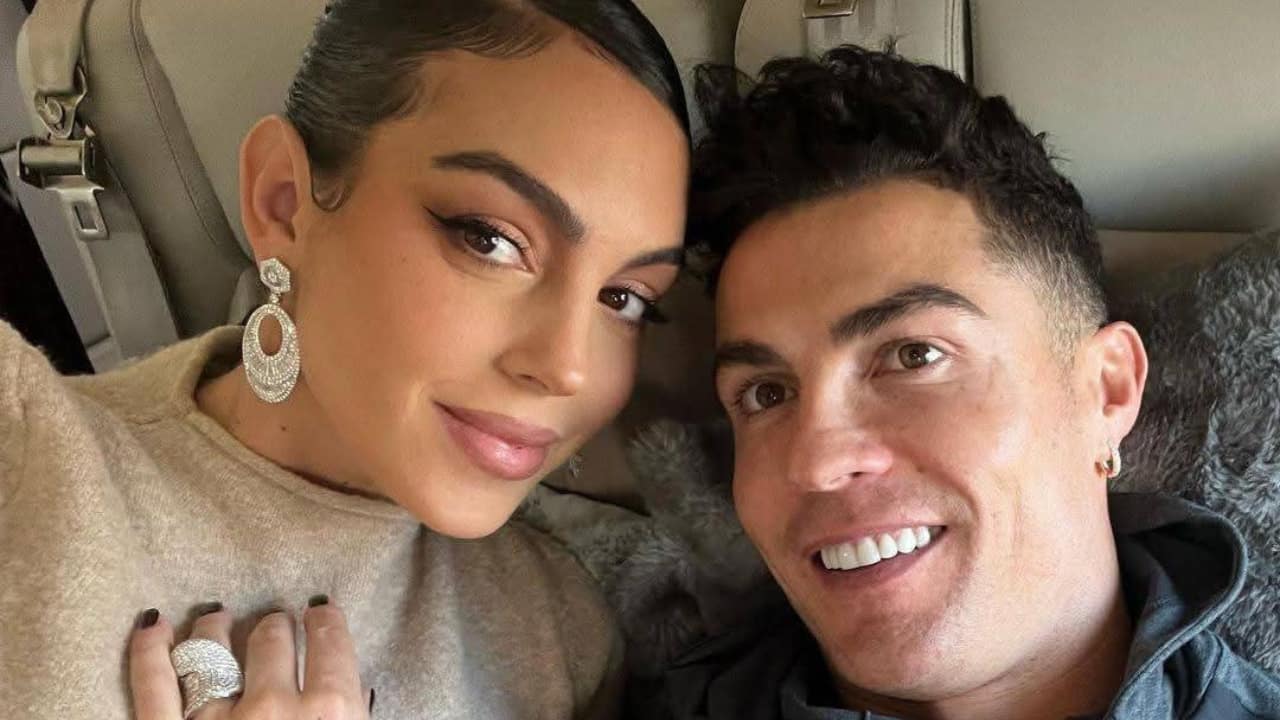Their romance became public in early 2017, following Ronaldo’s split from his previous partner. In January, they attended the Best FIFA Football Awards in Zurich together — joined by Cristiano Jr., Ronaldo’s eldest son. Just two months later, Ronaldo posted their first photo as a couple on Instagram, officially confirming their relationship. (Photo: Instagram)