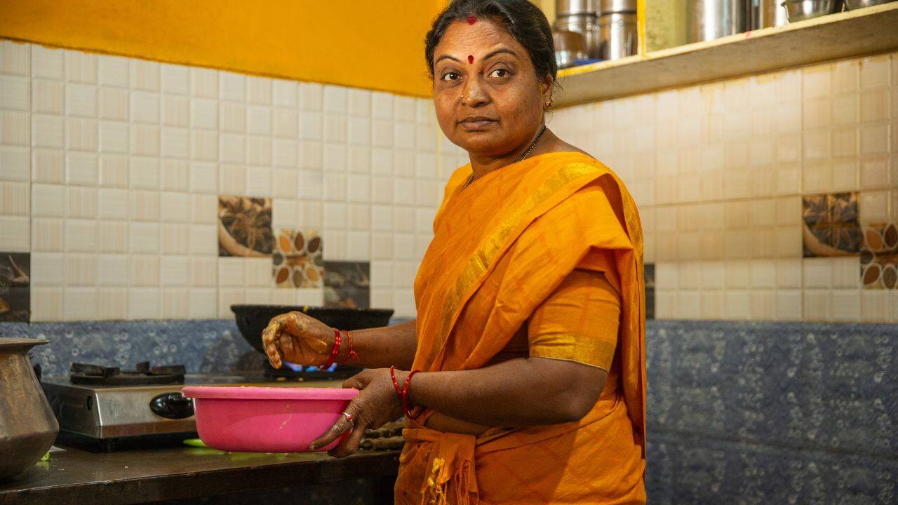 Accurately calculating and reporting income