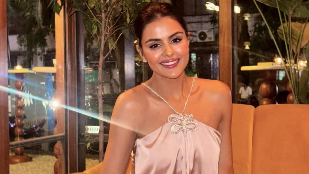 Simple Pink One-Piece  Priyanka turns heads in a soft pink one-piece dress, proving simplicity can be stunning. Her subtle makeup and relaxed hair make it a sweet yet stylish pick.