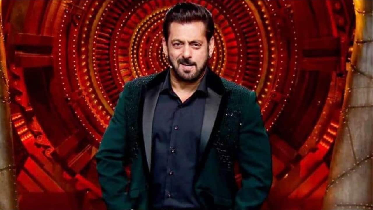 Bigg Boss 14 – Rs 20 Crore Per Weekend  For Bigg Boss 14, reports suggested Salman took home Rs 20 crore per weekend. His Weekend Ka Vaar episodes were a mix of entertainment, reality checks, and pure star power.