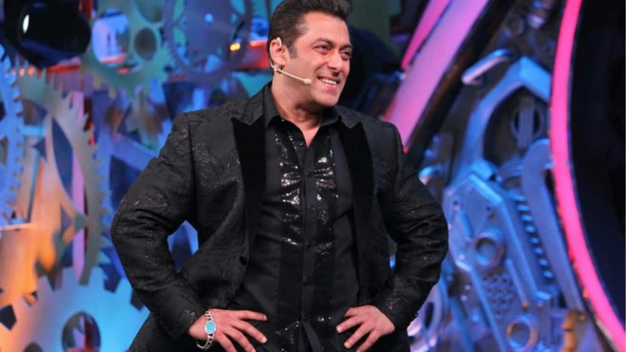 Bigg Boss 17 – Rs 12 Crore Per Weekend  For Bigg Boss 17, TOI reported that Salman was charging Rs 12 crore per weekend, proving his continued dominance as one of TV’s highest-paid hosts.