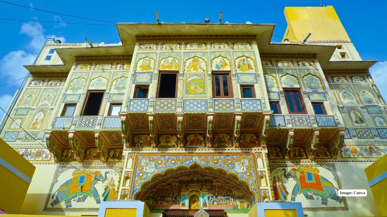Mandawa This Shekhawati gem is famous for colourful frescoed havelis, intricate murals, and old-world Rajasthani hospitality. Explore narrow lanes, historic mansions, and savour traditional cuisine in a heritage-rich setting. (Image: Canva)
