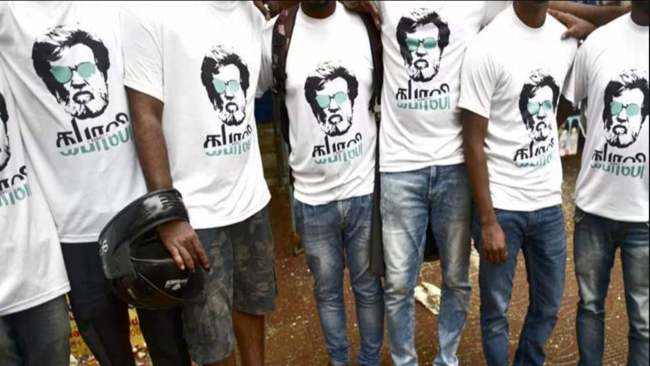 Dress Codes That Are Based on Themes All of the fan clubs wear the same clothes that look like the Superstar's clothes on TV. Dress Codes That Are Based on Themes All of the fan clubs wear the same clothes that look like the Superstar's clothes on TV.