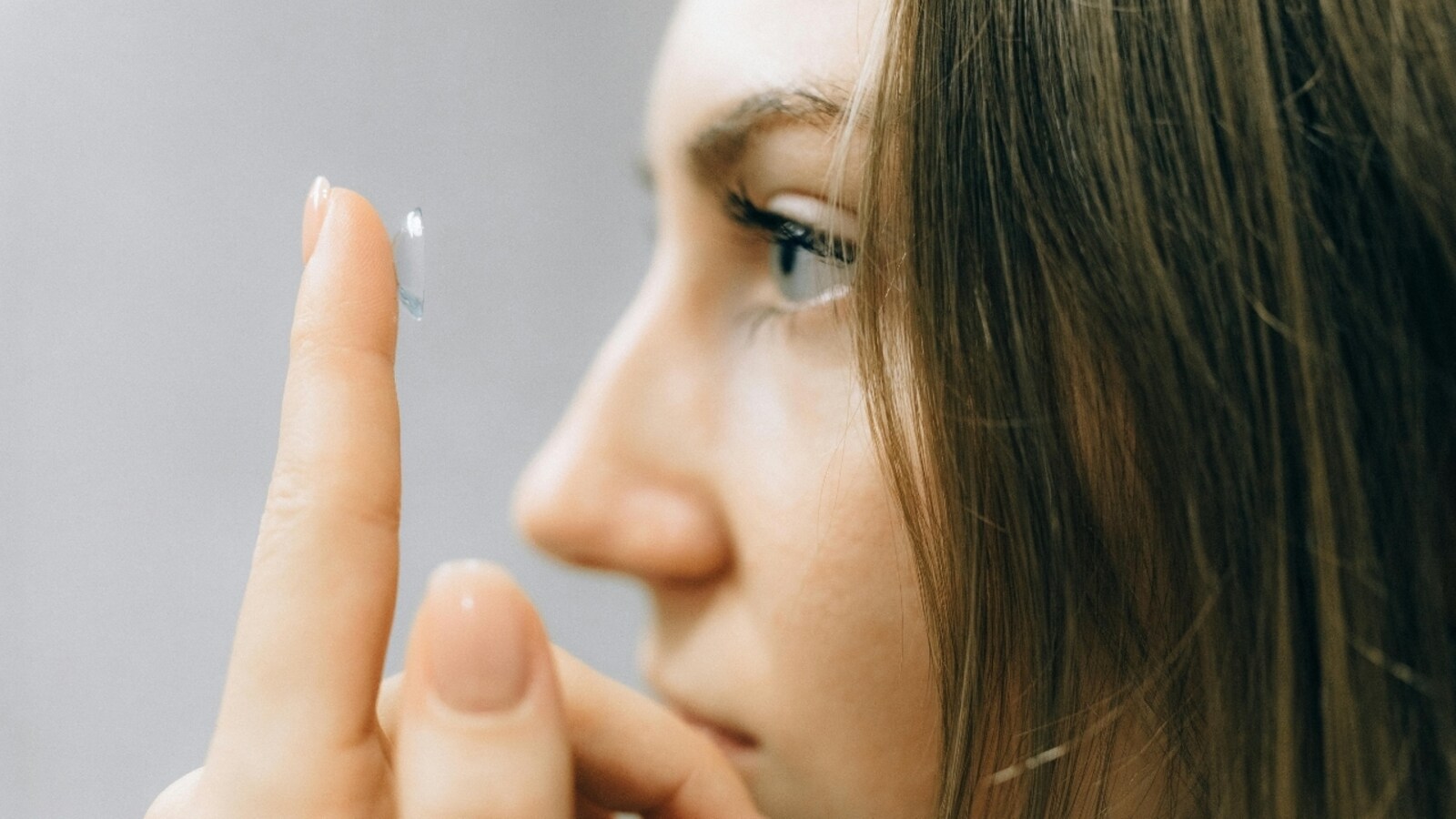 Do Contact Lenses Get Ruined If It Freezes: Essential Facts Revealed
