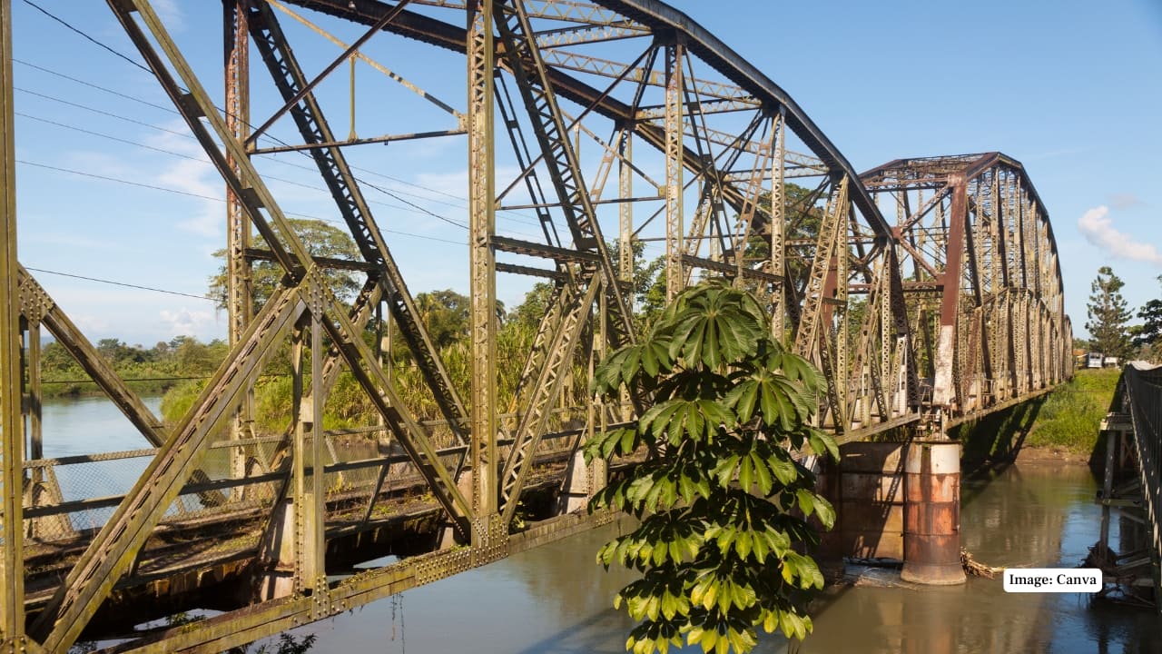 5. Sixaola River Bridge, Costa Rica–Panama An old railway bridge over the Sixaola River connects Costa Rica and Panama. Tourists often stop mid-bridge for that perfect “two countries” photo. (Image: Canva)