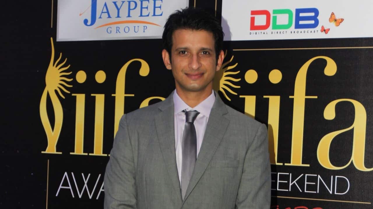 Sharman Joshi Sharman Joshi’s father, Ravindra Joshi, served in the Indian Army before becoming a Gujarati theatre artist. Sharman has often credited his disciplined upbringing for his versatility as an actor, balancing commercial and offbeat films with ease.Sharman Joshi Sharman Joshi’s father, Ravindra Joshi, served in the Indian Army before becoming a Gujarati theatre artist. Sharman has often credited his disciplined upbringing for his versatility as an actor, balancing commercial and offbeat films with ease. Sharman Joshi Sharman Joshi’s father, Ravindra Joshi, served in the Indian Army before becoming a Gujarati theatre artist. Sharman has often credited his disciplined upbringing for his versatility as an actor, balancing commercial and offbeat films with ease.Sharman Joshi Sharman Joshi’s father, Ravindra Joshi, served in the Indian Army before becoming a Gujarati theatre artist. Sharman has often credited his disciplined upbringing for his versatility as an actor, balancing commercial and offbeat films with ease.