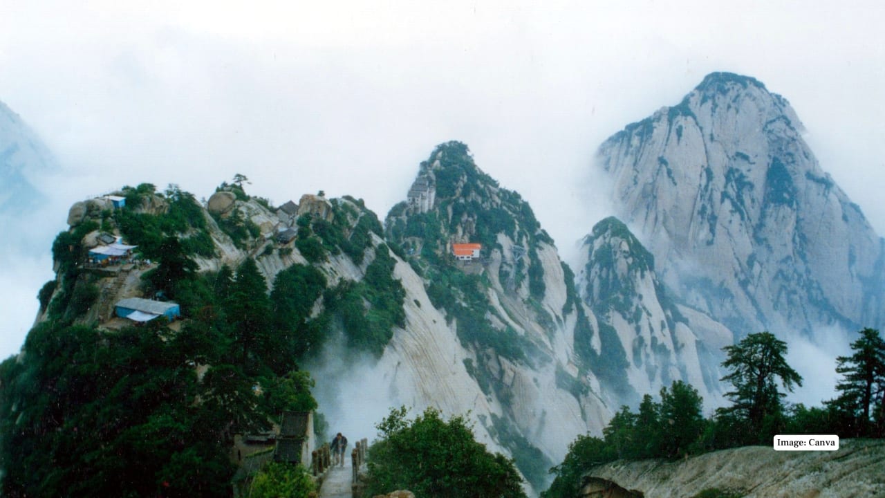 10 Extreme Hiking Trails for Adrenaline Lovers