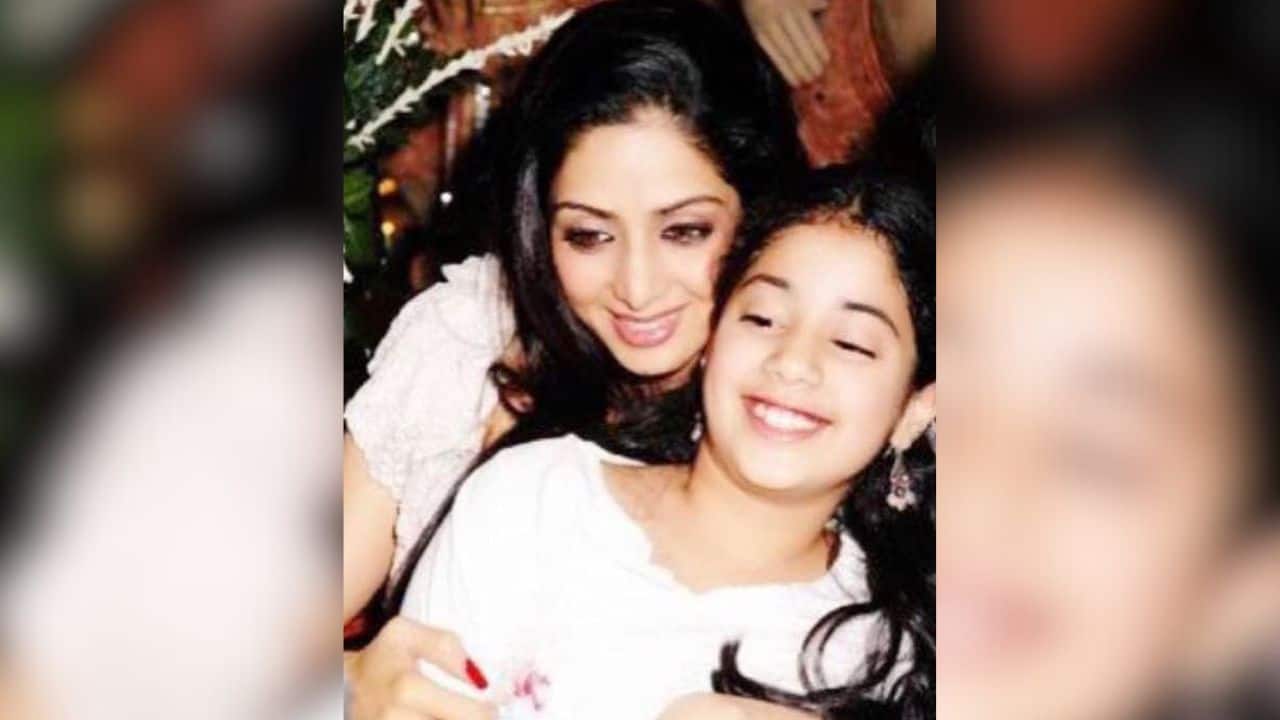 White twins In this throwback picture, Sridevi and Janhvi Kapoor twin in white. The mother and daughter duo flaunted a sweet smile for the cameras. The photo perfectly captures their enduring love.