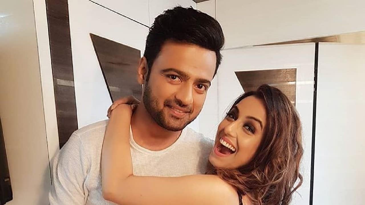 Srishty Rode and Manish Naggdev Reports of the couple's split surfaced shortly after Srishty exited the Bigg Boss house. Manish initially cited minor disagreements and differences of opinion as the reason for the breakup. However, after a few months of silence, he publicly revealed more details, stating that Srishty broke off the relationship over a phone call, claiming she was at the peak of her career and no longer wished to be in the relationship. Srishty Rode and Manish Naggdev Reports of the couple's split surfaced shortly after Srishty exited the Bigg Boss house. Manish initially cited minor disagreements and differences of opinion as the reason for the breakup. However, after a few months of silence, he publicly revealed more details, stating that Srishty broke off the relationship over a phone call, claiming she was at the peak of her career and no longer wished to be in the relationship.