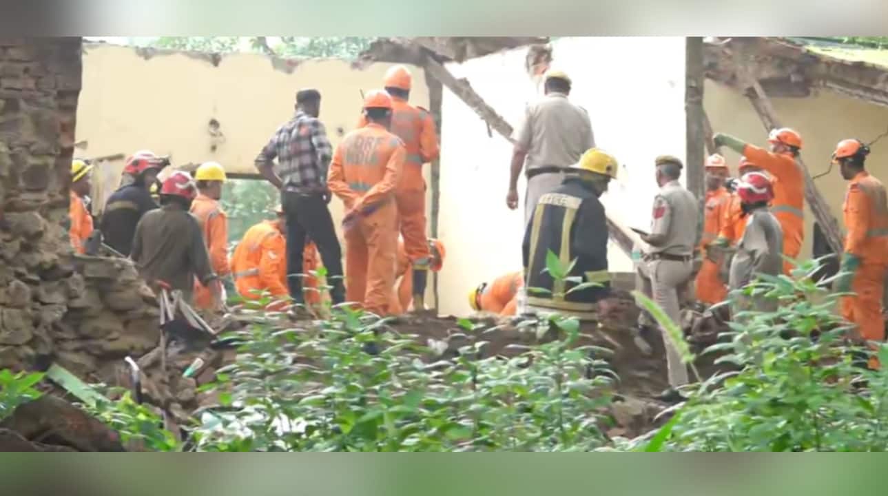 Death toll rises to 7 in roof collapse at Delhi's dargah near Humayun's Tomb, police register case