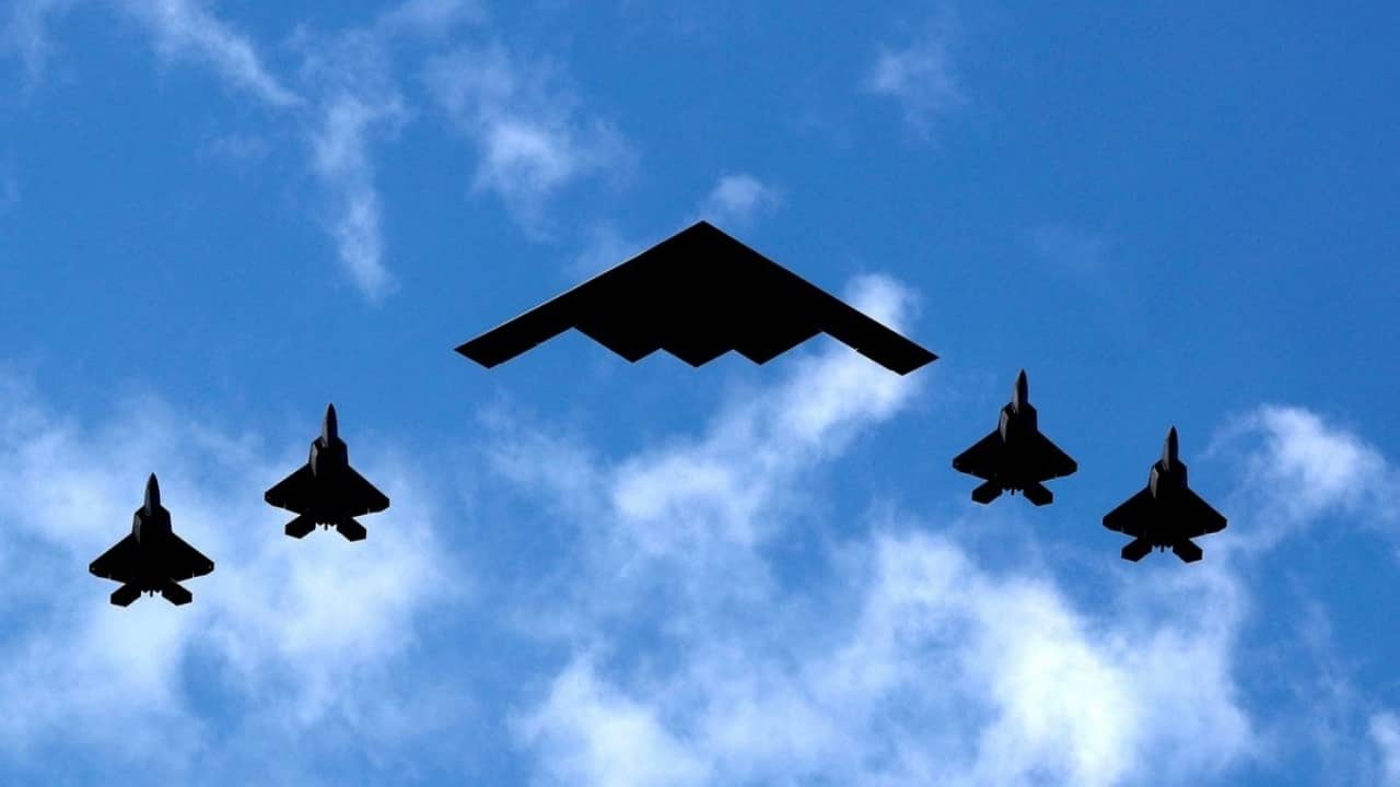 B-2 stealth bomber roars over Putin's head as Trump shows off military might in Alaska