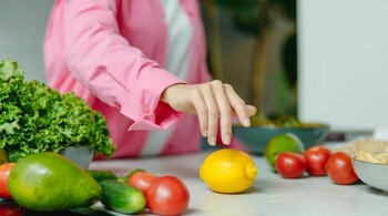 Prevent diabetes, heart disease: A balanced, healthy diet is the first line of defence against diabetes, heart disease, and high blood pressure. (Image: Pexels)