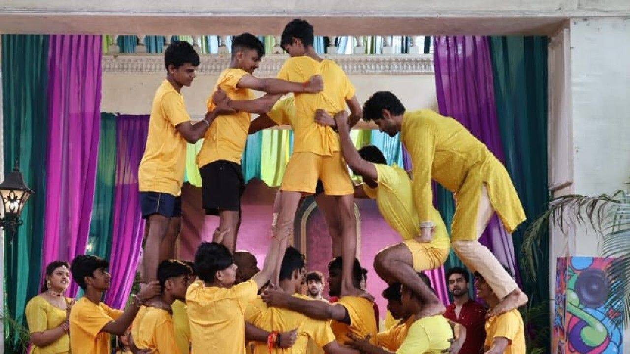 Abhira saves Armaan and Maira During the Dahi Handi sequence, a dangerous situation arises where a chandelier is about to fall, and Abhira bravely saves Armaan and Maira. Ultimately, the Dahi Handi celebrations conclude with Maira, Armaan, and Abhira enjoying the festival together as a small and loving family.