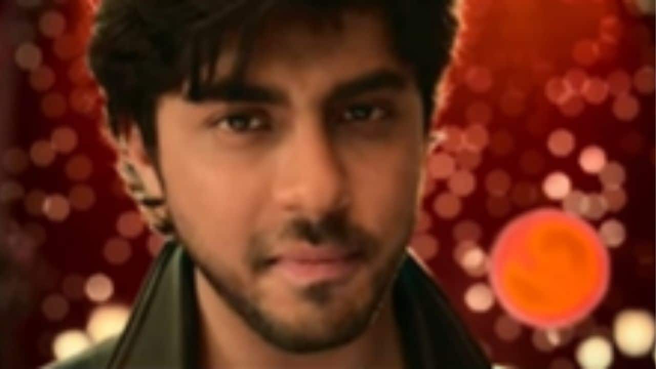 Fans hail Aryan Khan as "Shah Rukh Khan's exact copy" after  Ba**ds of Bollywood first look