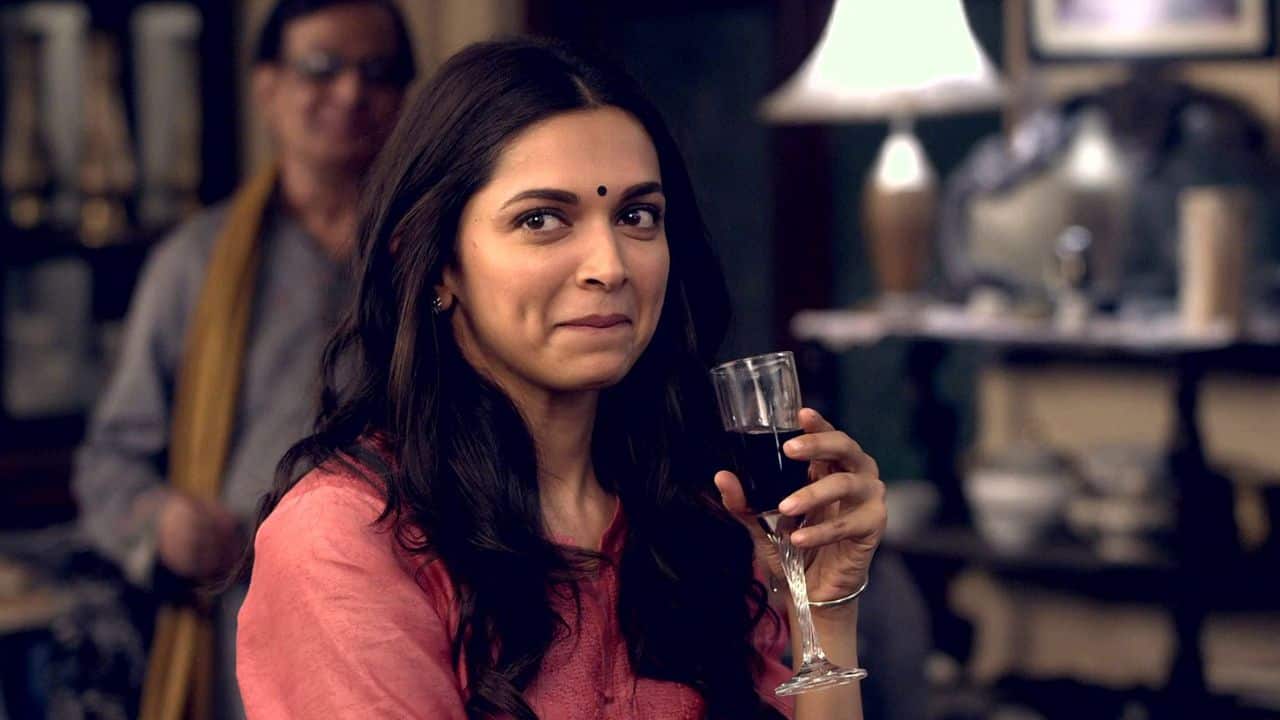 Deepika Padukone - Piku While not a traditional role, Deepika's bindi in Piku was a key part of her character's realistic look. As a modern, independent woman, her bindi symbolized her connection to her roots and her strong sense of identity. It was a subtle yet powerful detail that underscored her character's confident and grounded personality.
