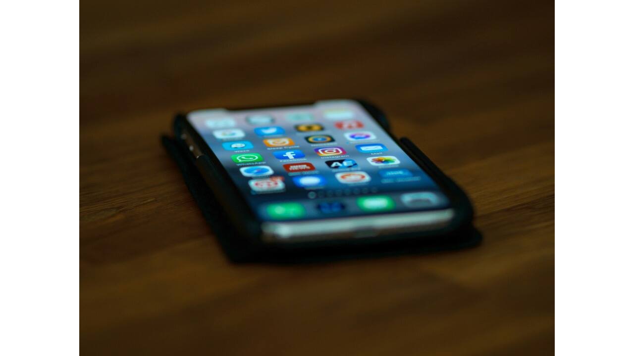  Tips  Handy for first-time iPhone users, but once you’ve mastered iOS basics, the app quickly outlives its purpose. Apple Support or quick web searches are better sources for troubleshooting.