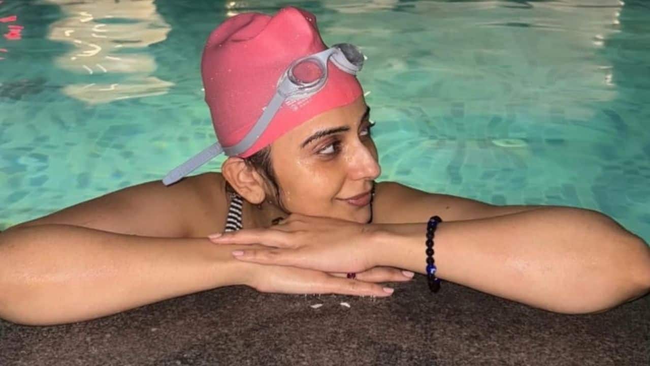 Rakul Preet Singh begins shoot for Pati Patni Aur Woh 2, ends Day 1 with a swim