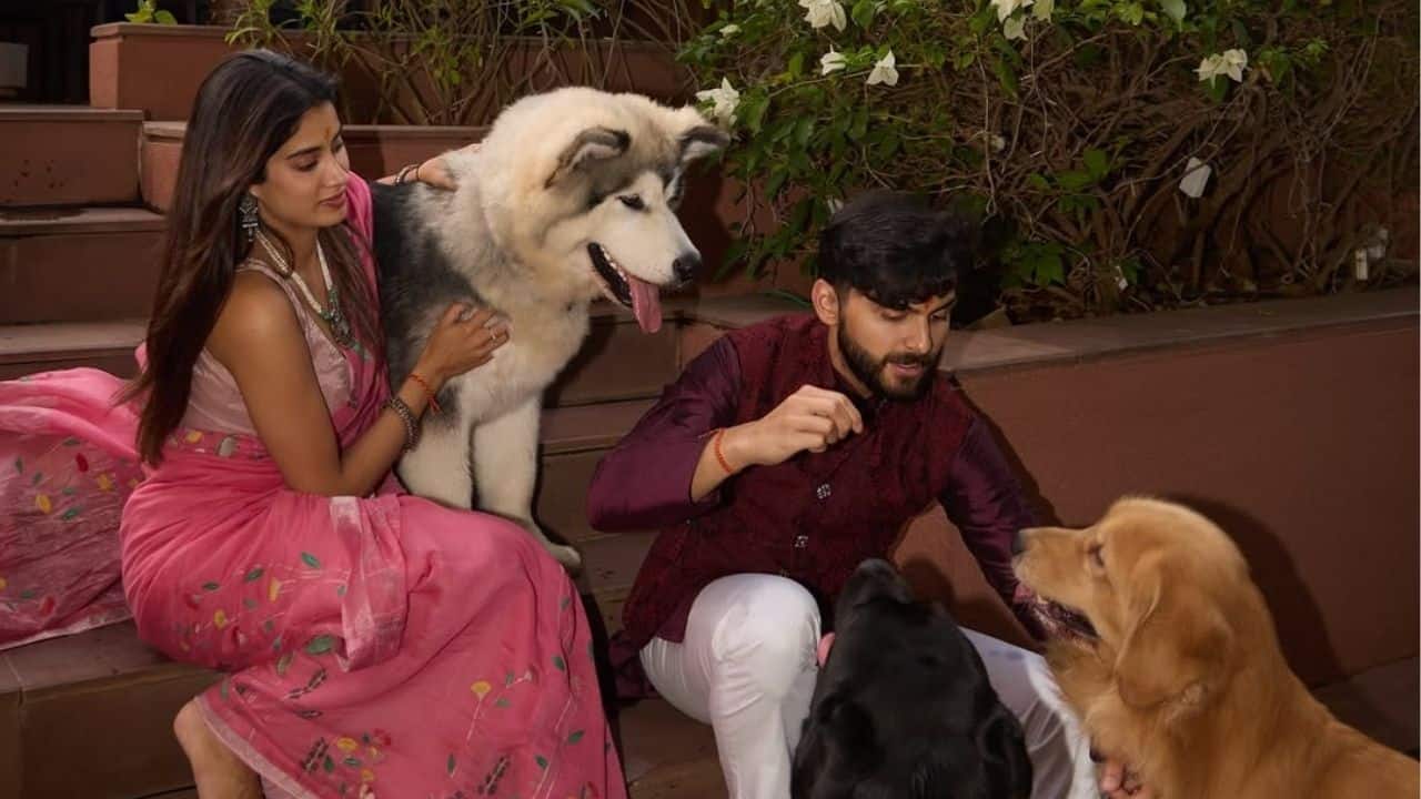 Pink Saree with Shikhar Pahariya and Pets In a casual pink saree with light embroidery, Janhvi looks effortlessly beautiful. The candid moment with her pets and rumoured boyfriend Shikhar gives the look a warm, homely charm.