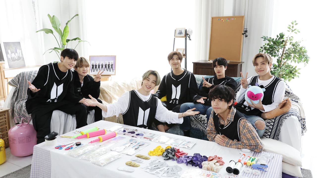 TIME’s Entertainer of the Year (2020) – They were the first Korean group chosen as TIME Magazine’s Entertainer of the Year, cementing global impact.