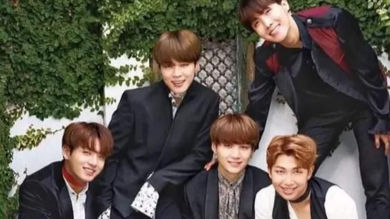 GRAMMY Nomination (2020) – They were the first Korean group to earn a Grammy nomination, breaking barriers in Western music’s highest stage.