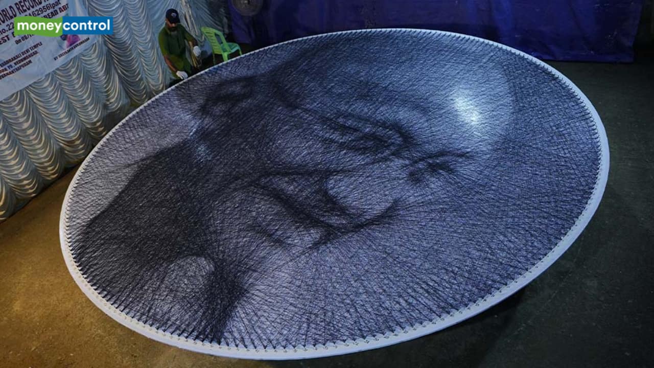 Meet the Artist Who Created the World's Biggest Mahatma Gandhi Portrait—With Just Pins & Thread