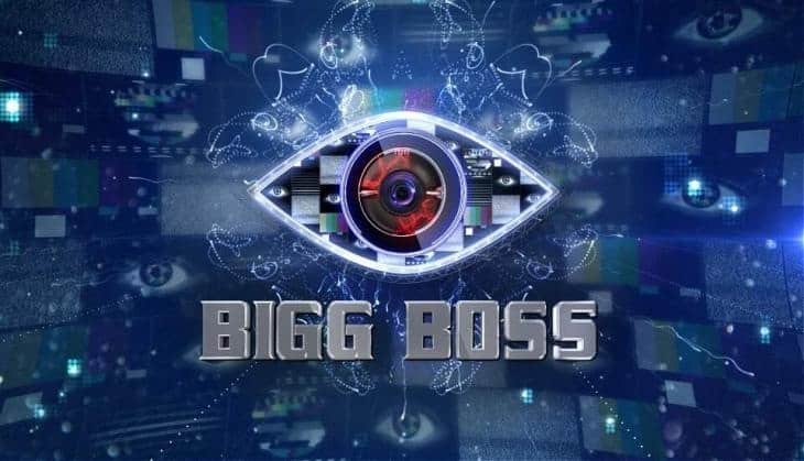 Bigg Boss 11 A distinct padosi house on the Bigg Boss grounds added a variation to the show of season 11. Throughout the season, the primary housemates were required to spy on the padosis and report back to Bigg Boss on what they saw. The greatest number of secret leakers would benefit and be rewarded. Dating the padosis was another intriguing twist, as couples who were successful were rewarded and those who weren't punished.